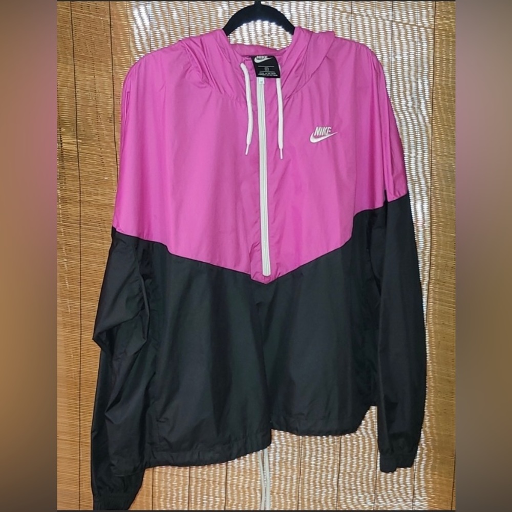 Nike half zip pink/black licorice windbreaker